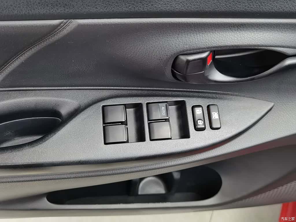 Toyota YARiS L, 2019 9