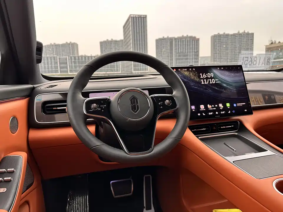 AITO Ask the world M7