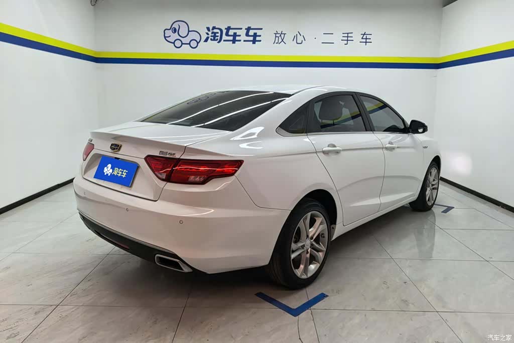 Geely Emgrand, 2017 3