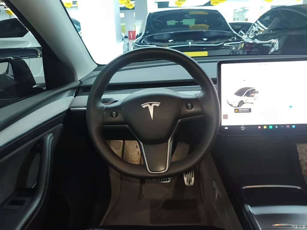Tesla Model Y, 2024 7