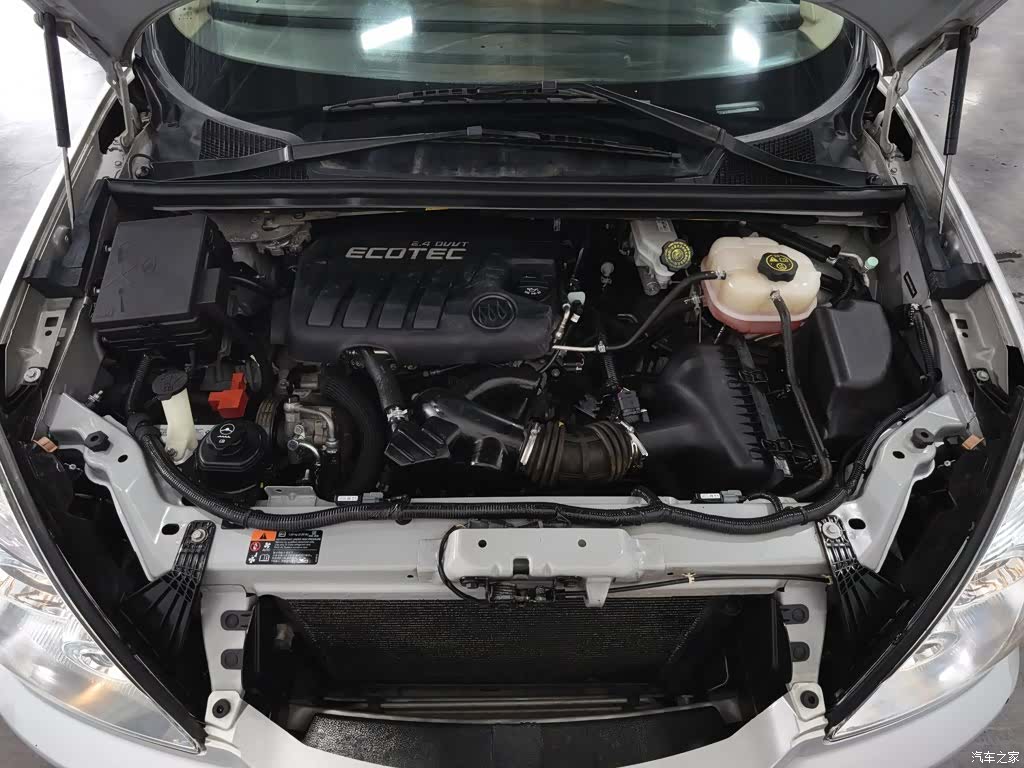 Buick GL8, 2015 6