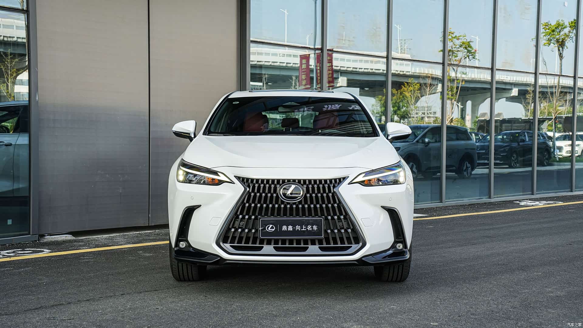 Lexus NX, 2023 2