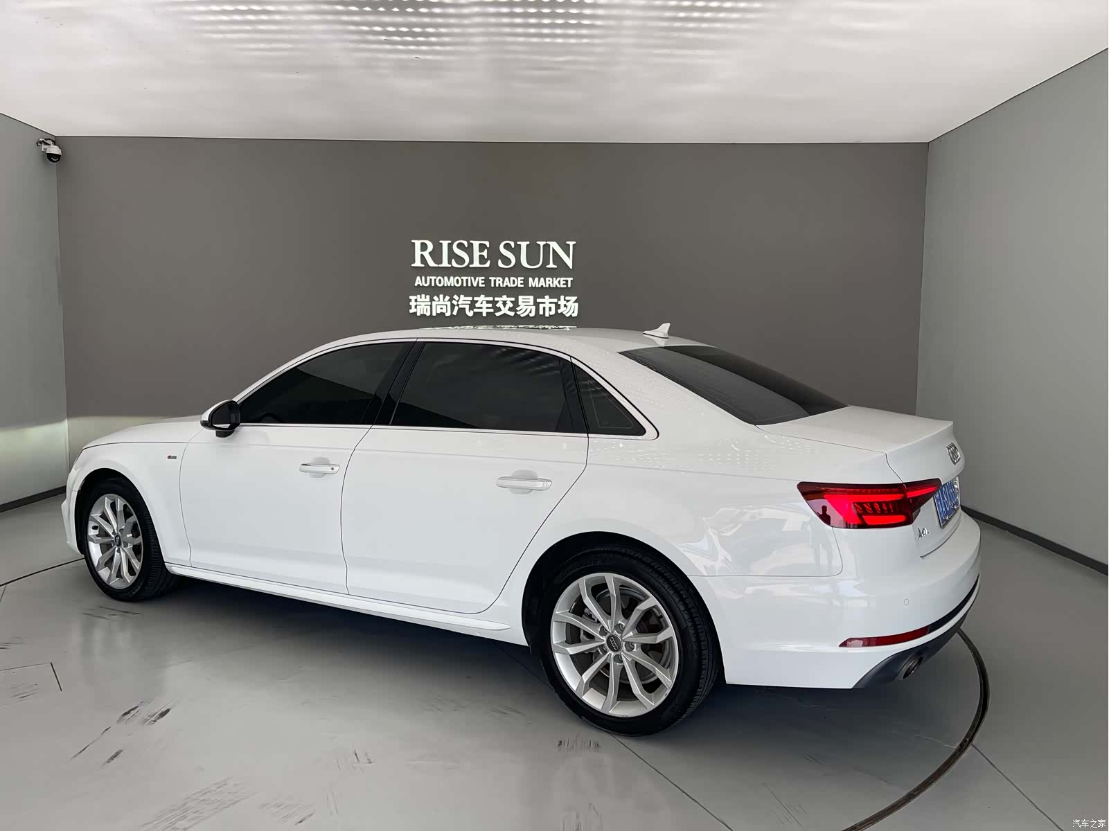 Audi A4L, 2018 6
