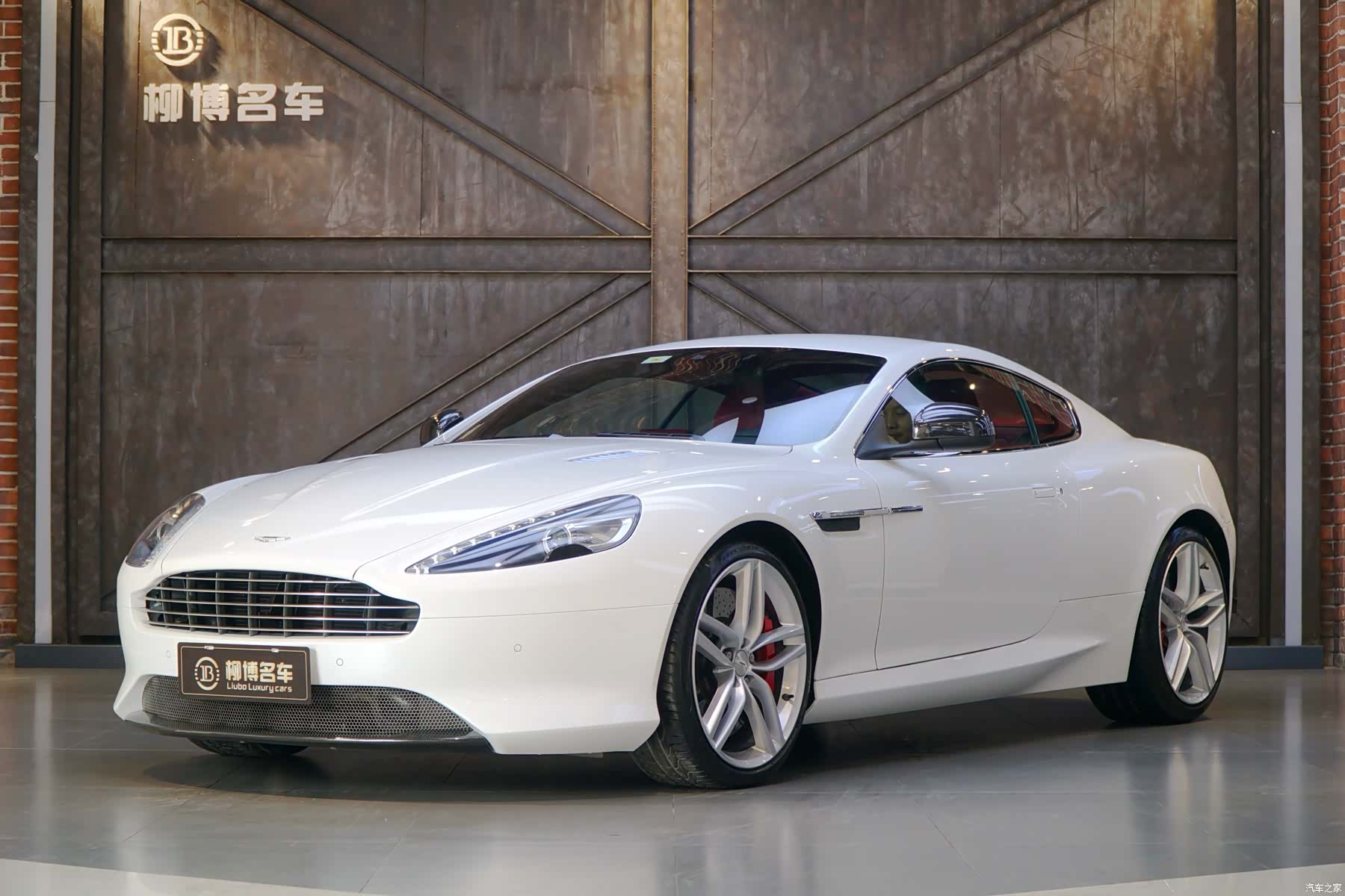 Aston Martin DB9, 2015 1