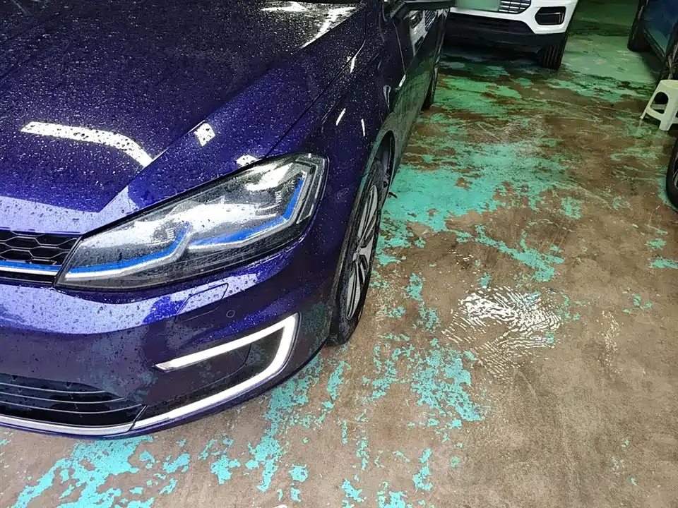 Volkswagen Golf*pure electricity