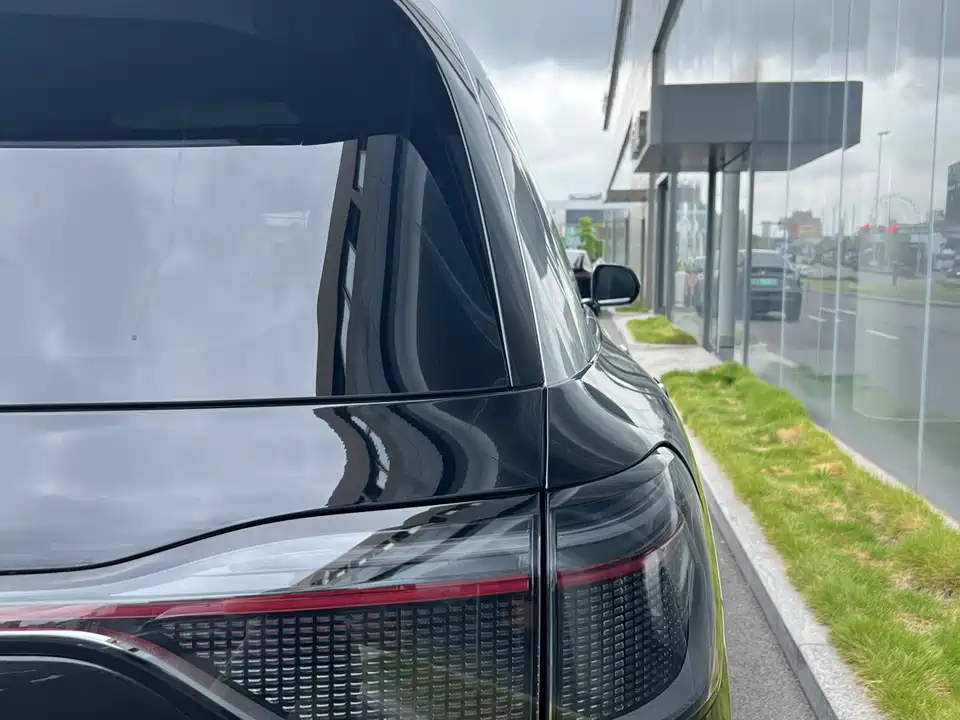 AITO Ask the world M9