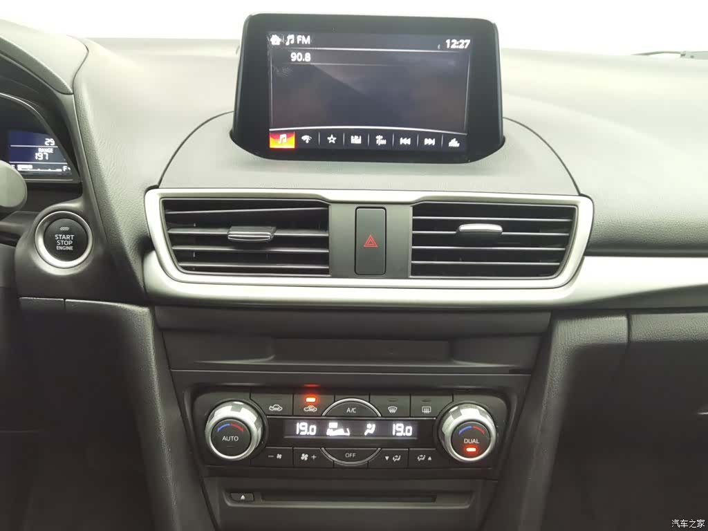Mazda Mazda3, 2018 12