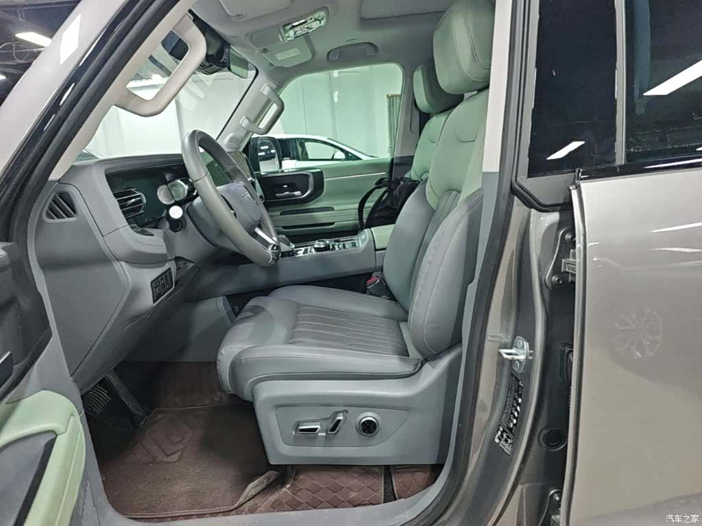 BAIC BJ40, 2025 15
