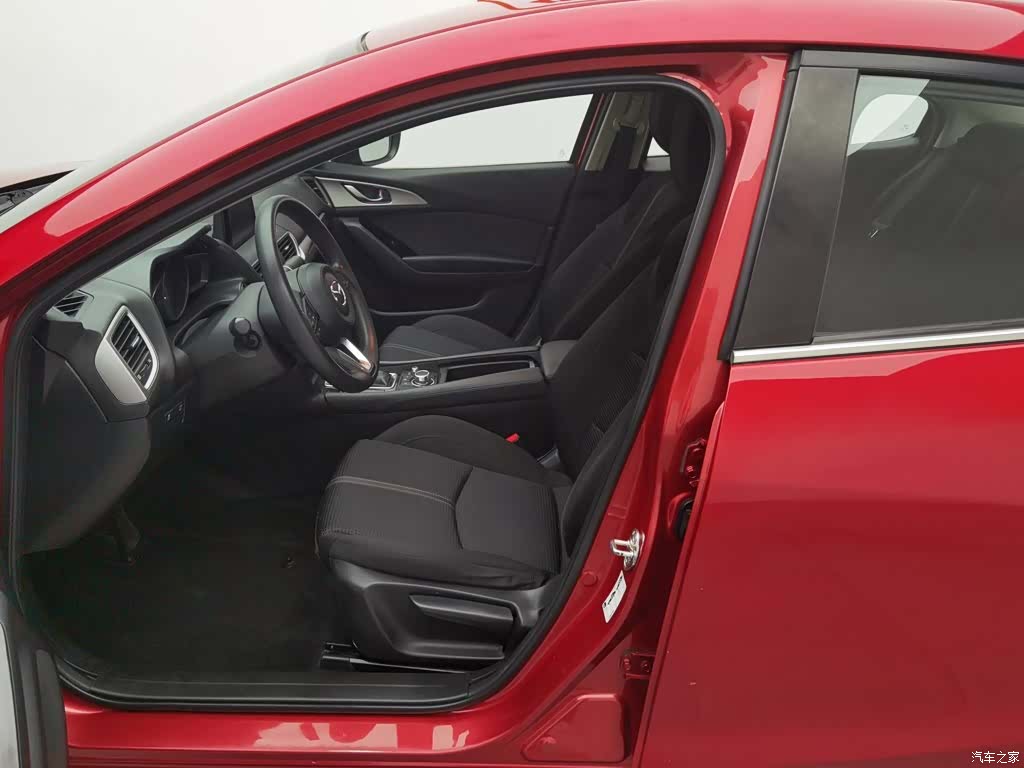 Mazda Mazda3, 2018 10