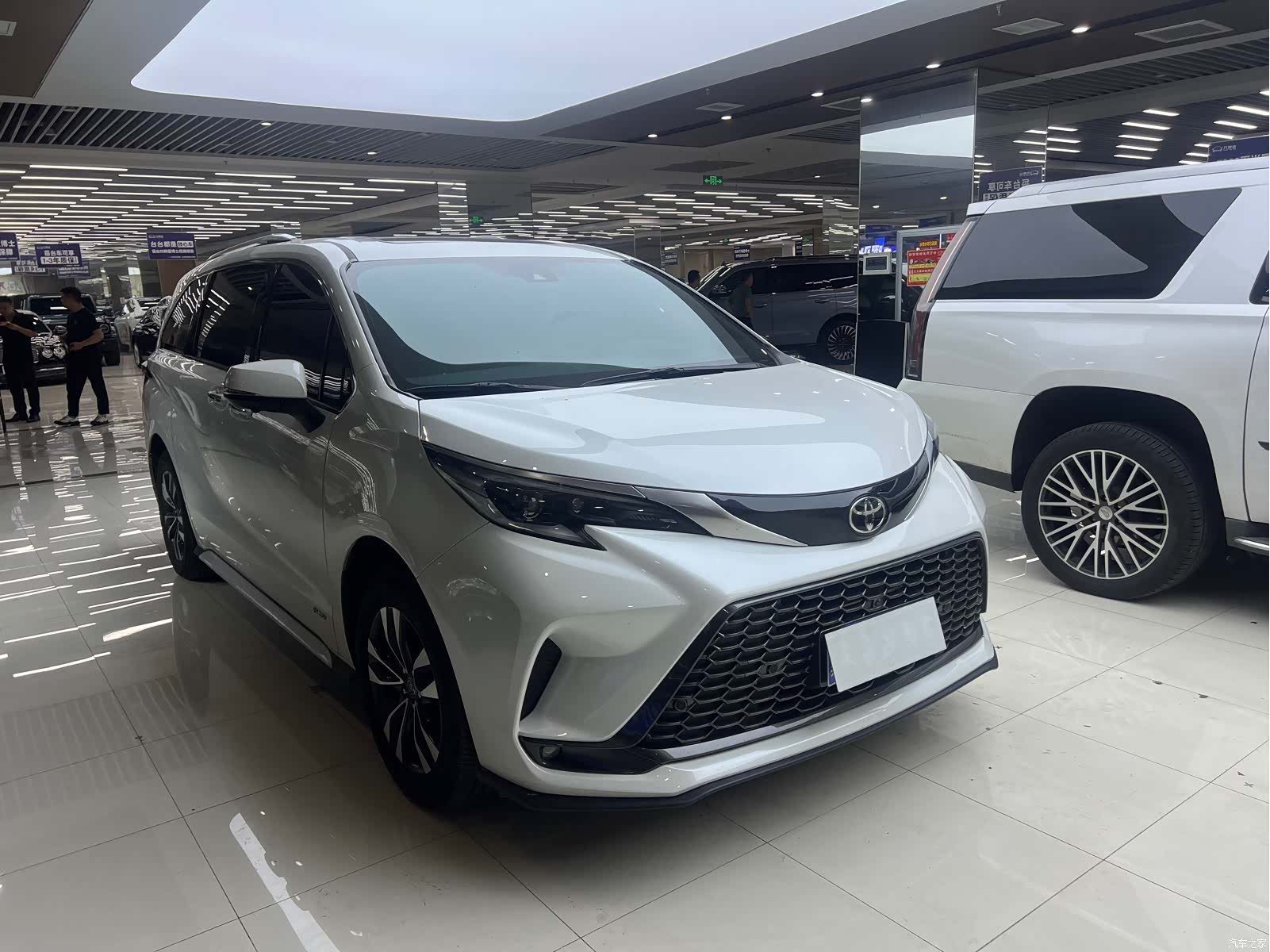 Toyota Granvia, 2025 2