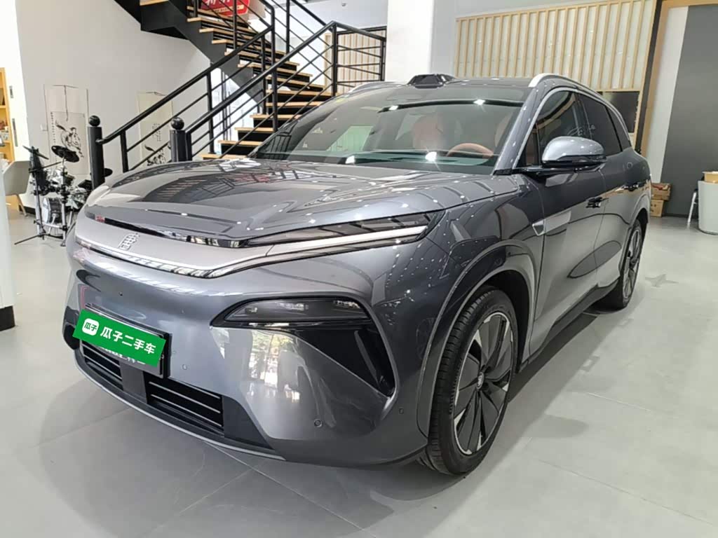 BYD Tang L