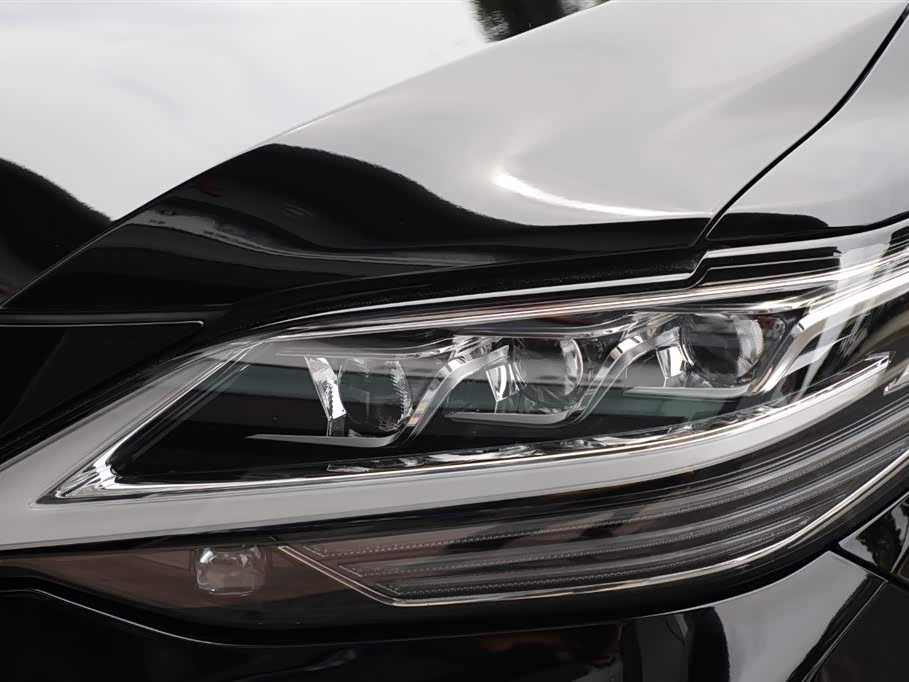 Lexus LM Lexus LM