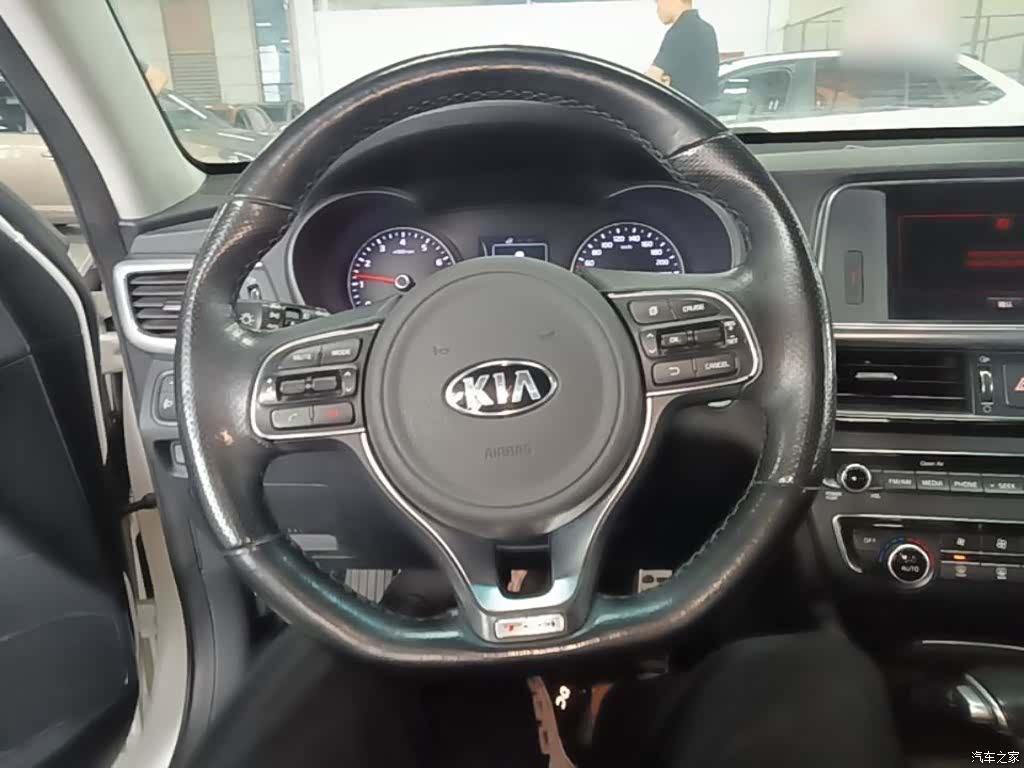 Kia K5, 2015 3
