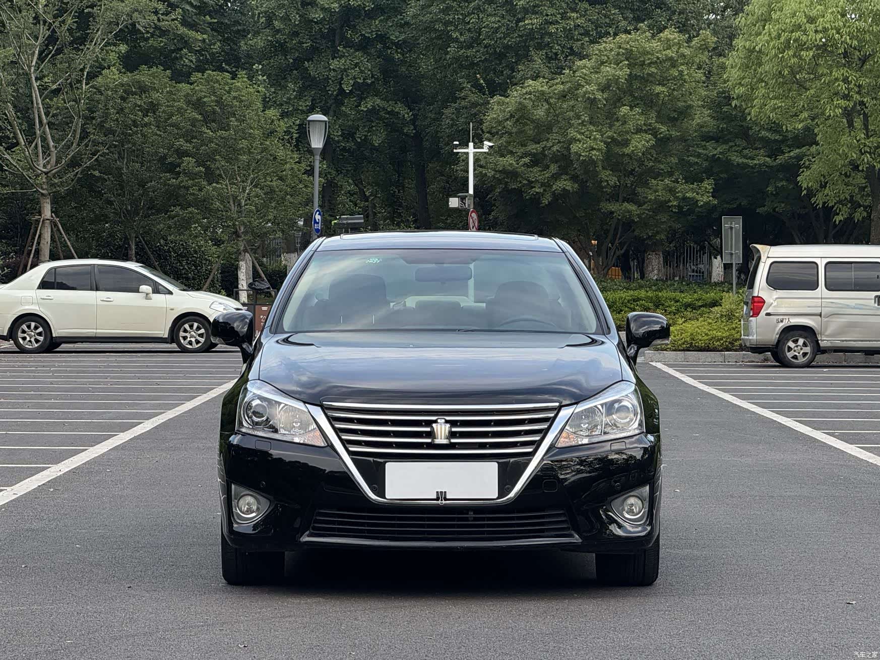 Toyota Crown, 2015 2