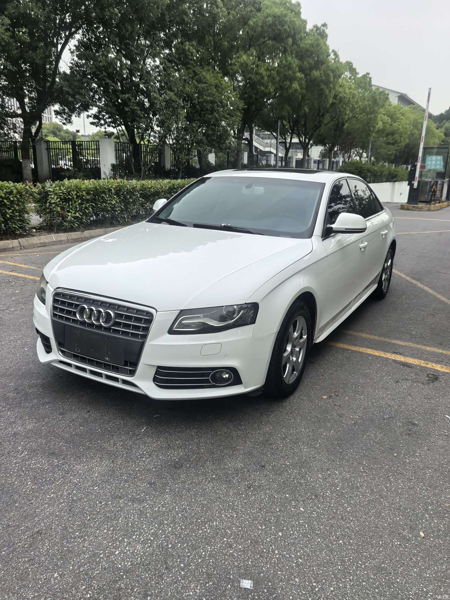 Audi A4L, 2011 1