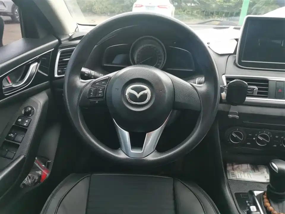 Mazda 3 Angkesaila