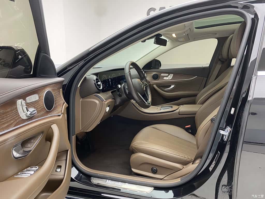 Mercedes-Benz E-Class, 2023 17