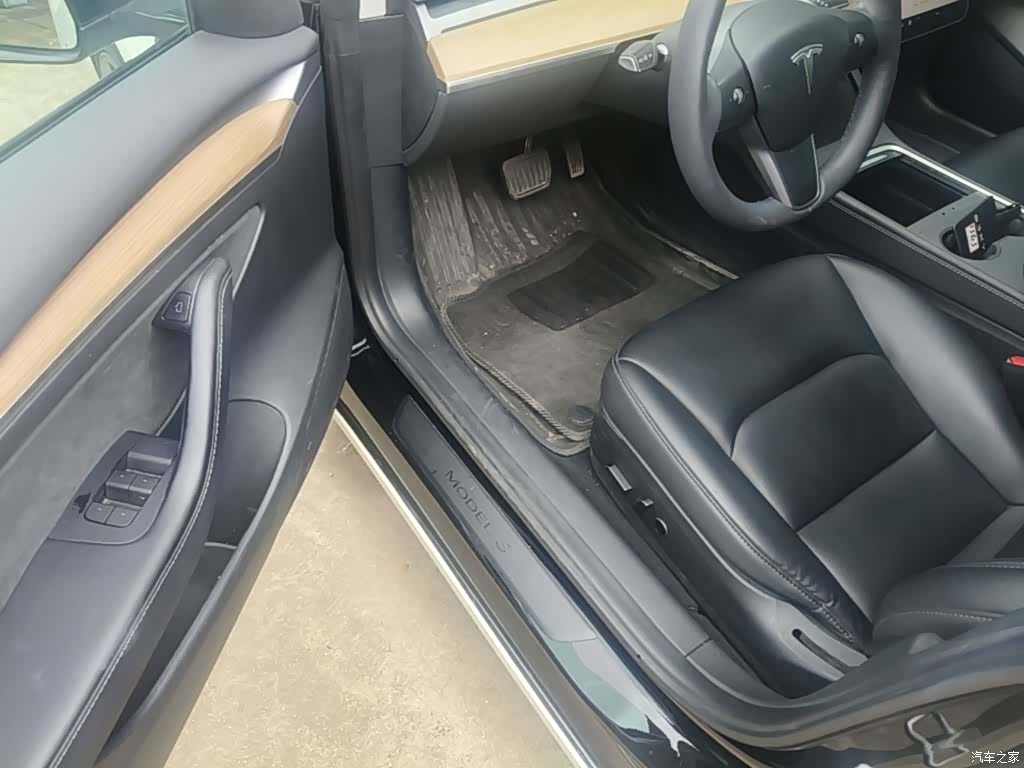 Tesla Model 3, 2023 16