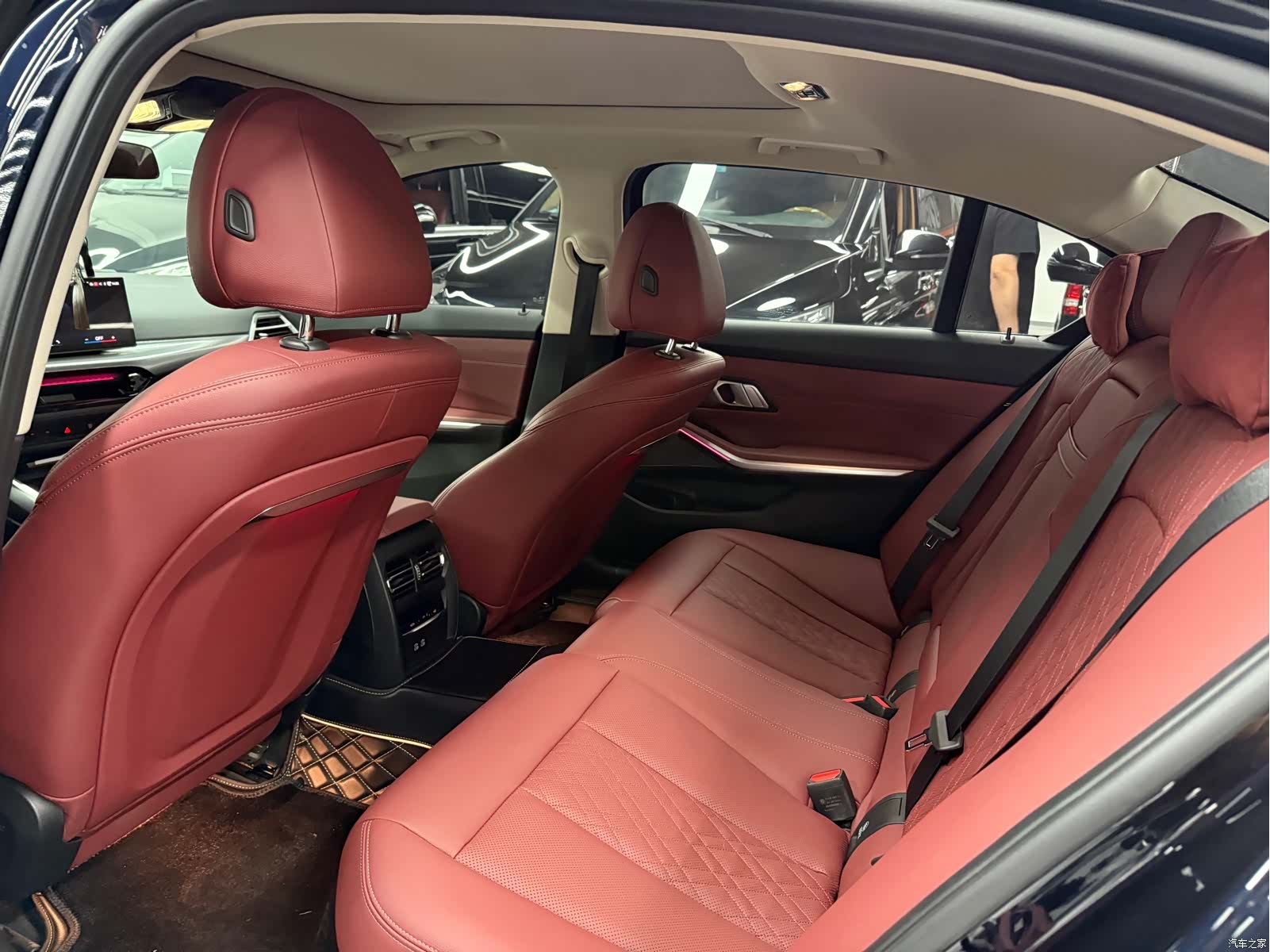 BMW 3 Series, 2024 11