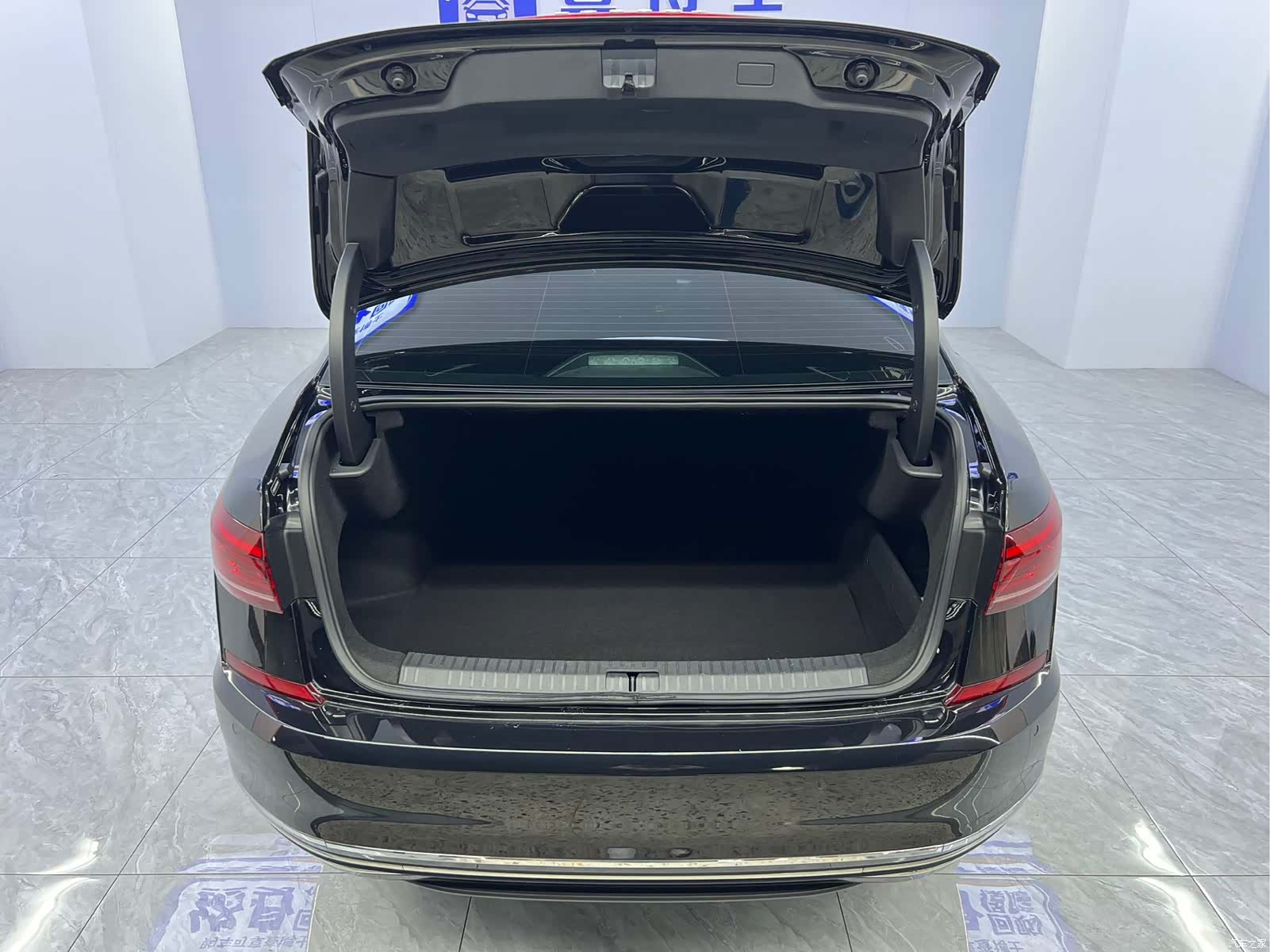 Volkswagen Passat, 2023 18
