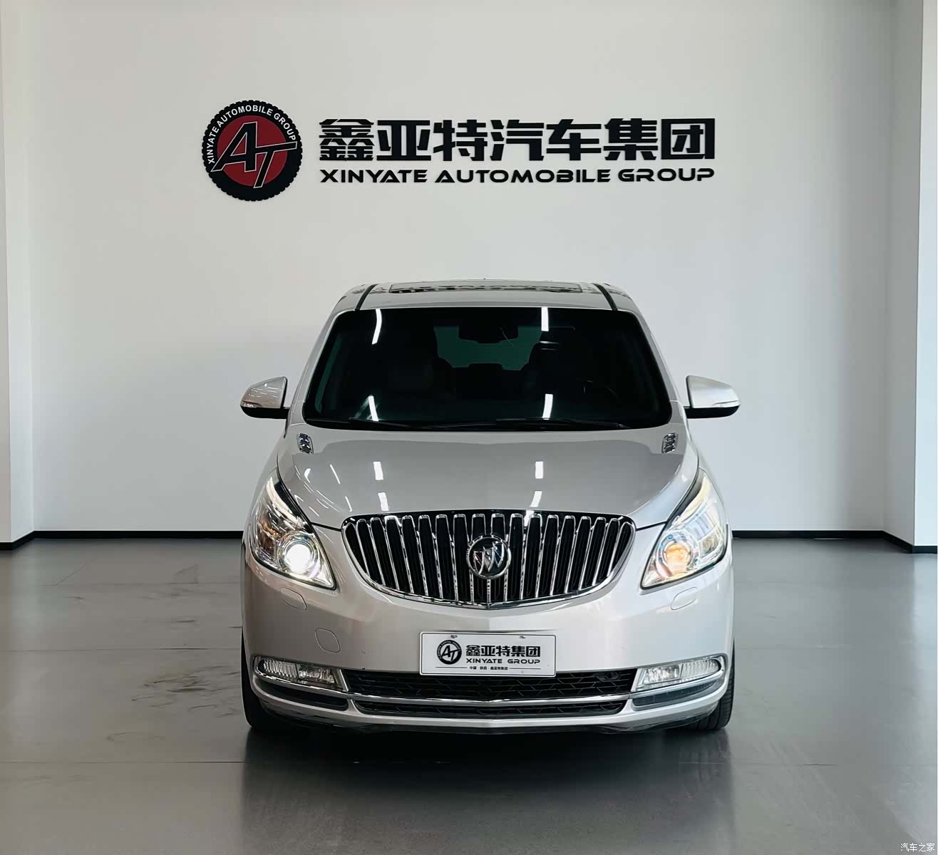 Buick GL8, 2011 2