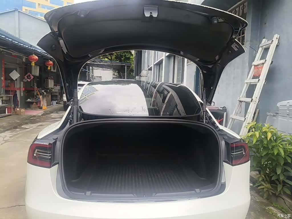 Tesla Model 3, 2023 19