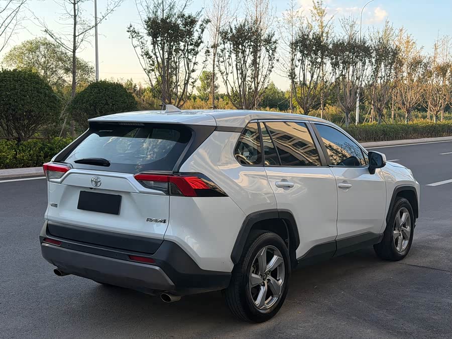 Toyota RAV4 2023, фото 8