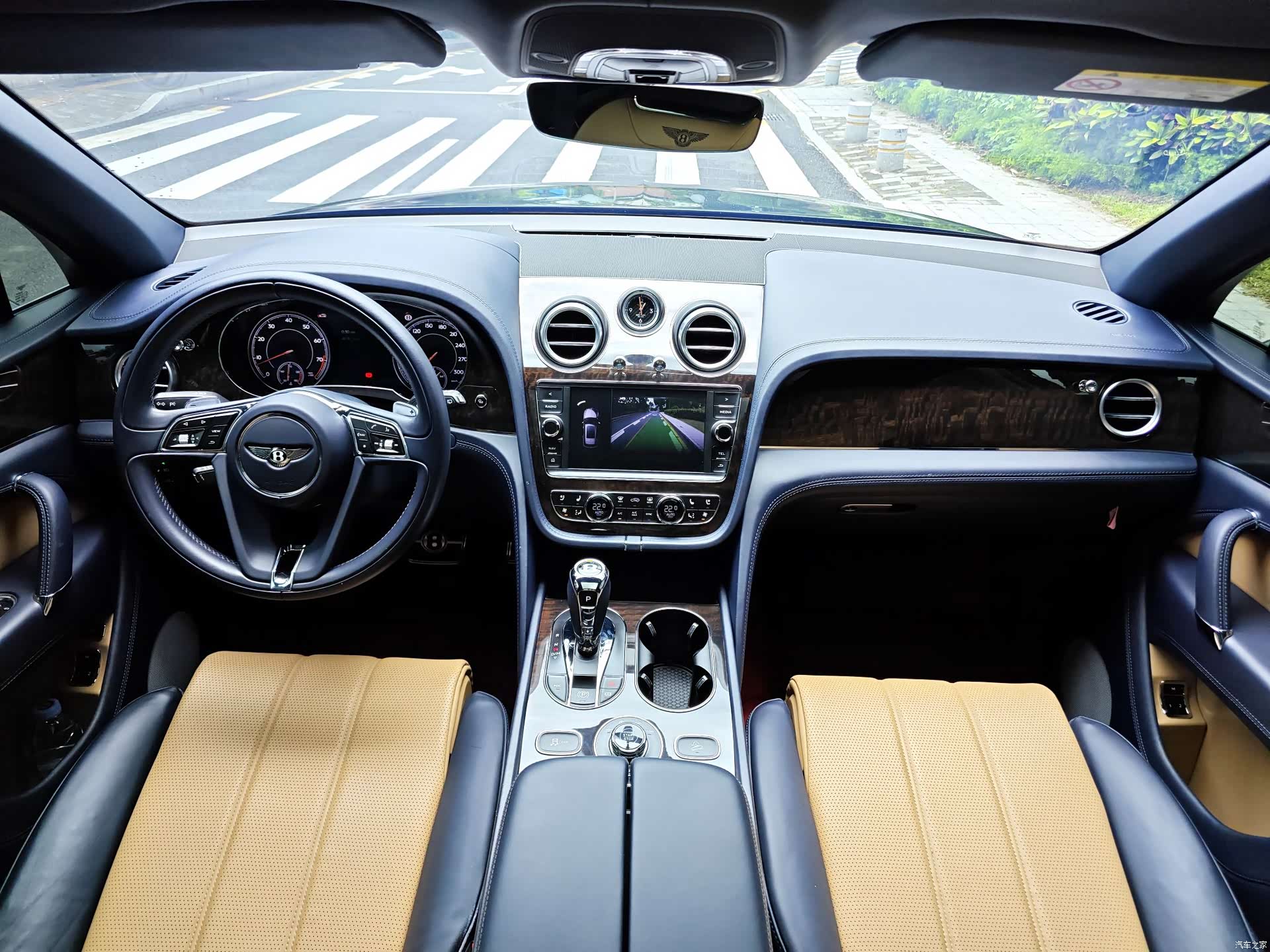 Bentley Bentayga, 2018 6