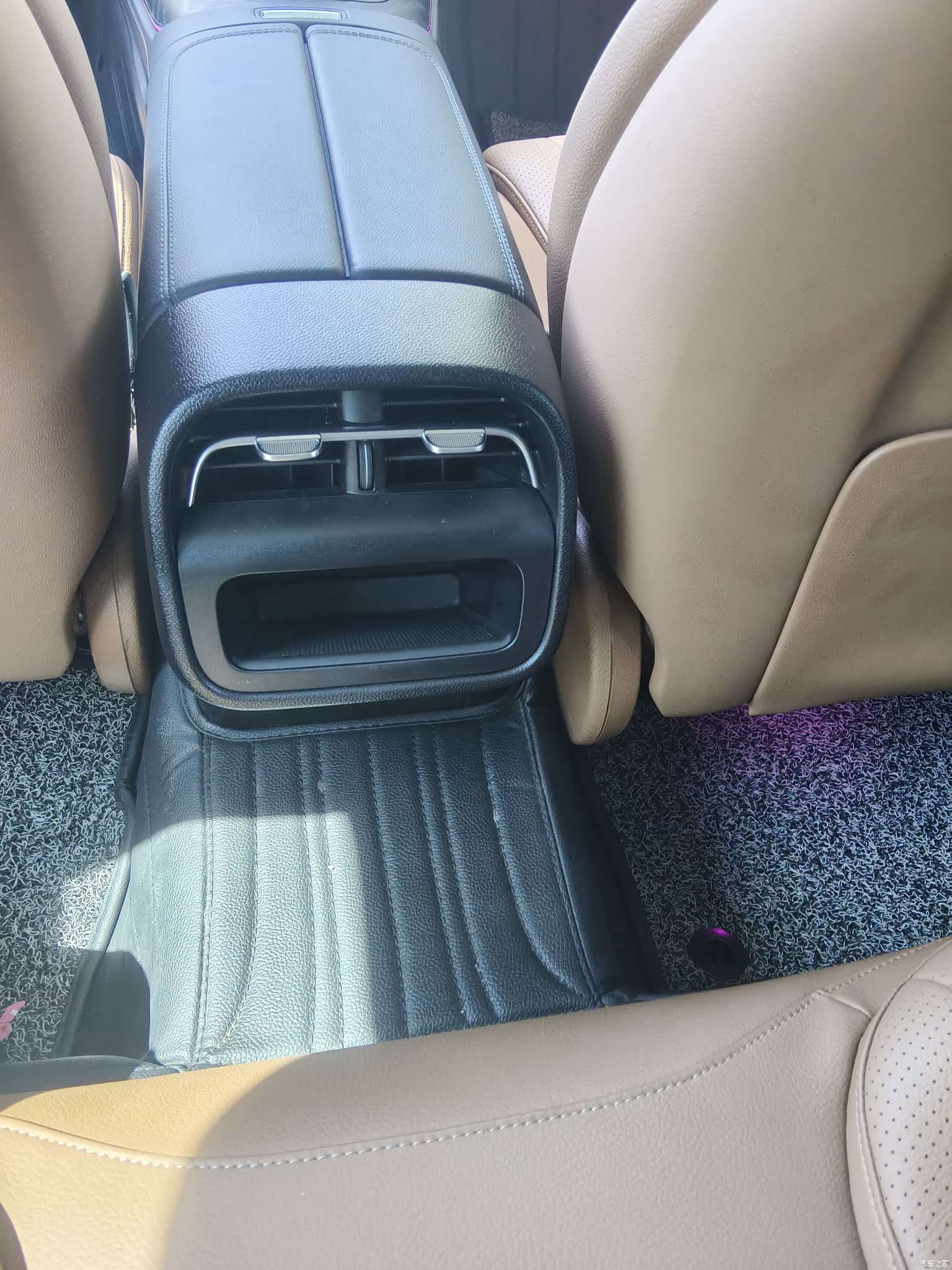 Mercedes-Benz E-Class, 2025 13