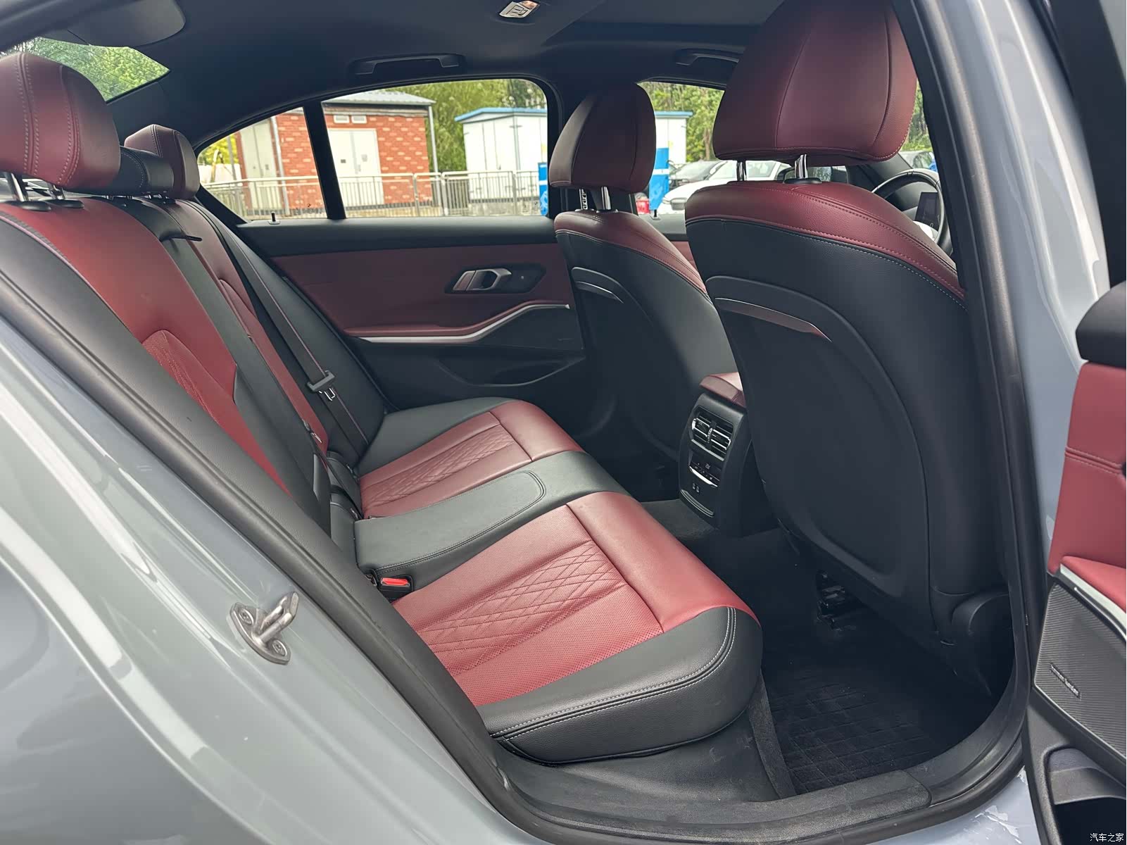 BMW 3 Series, 2024 10