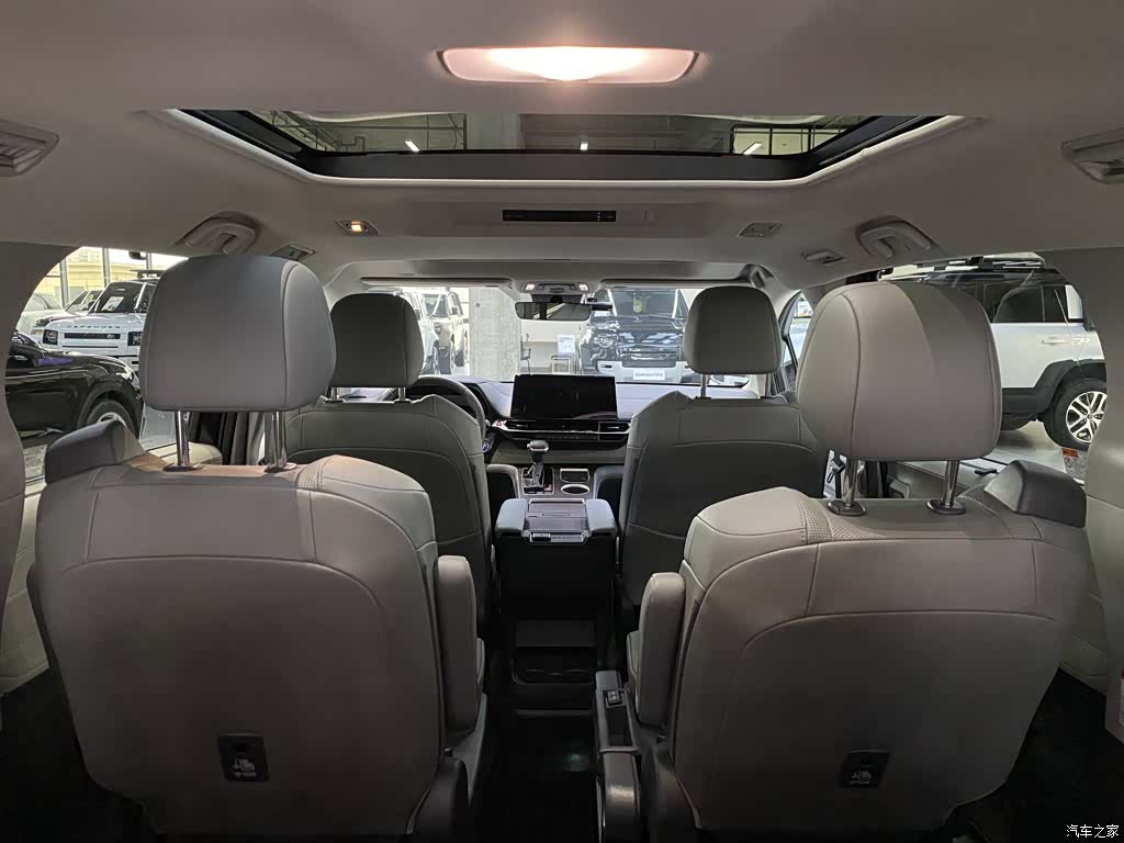 Toyota Granvia, 2024 24