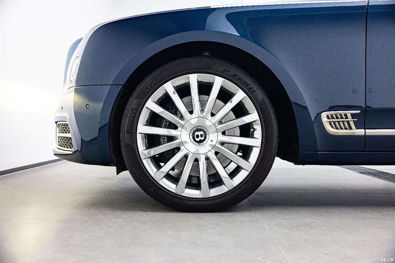 Bentley Mulsanne, 2017 13