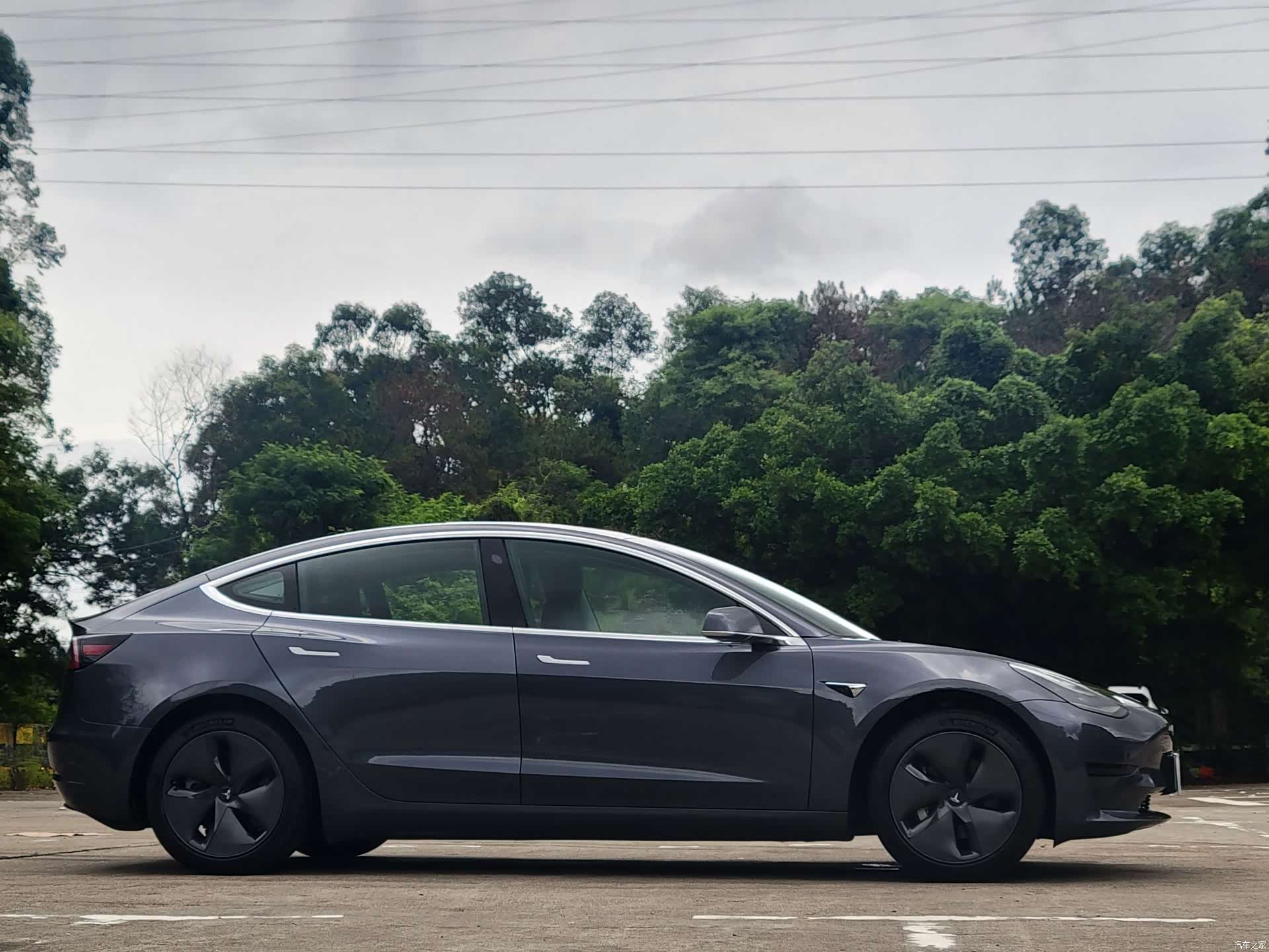 Tesla Model 3, 2020 13