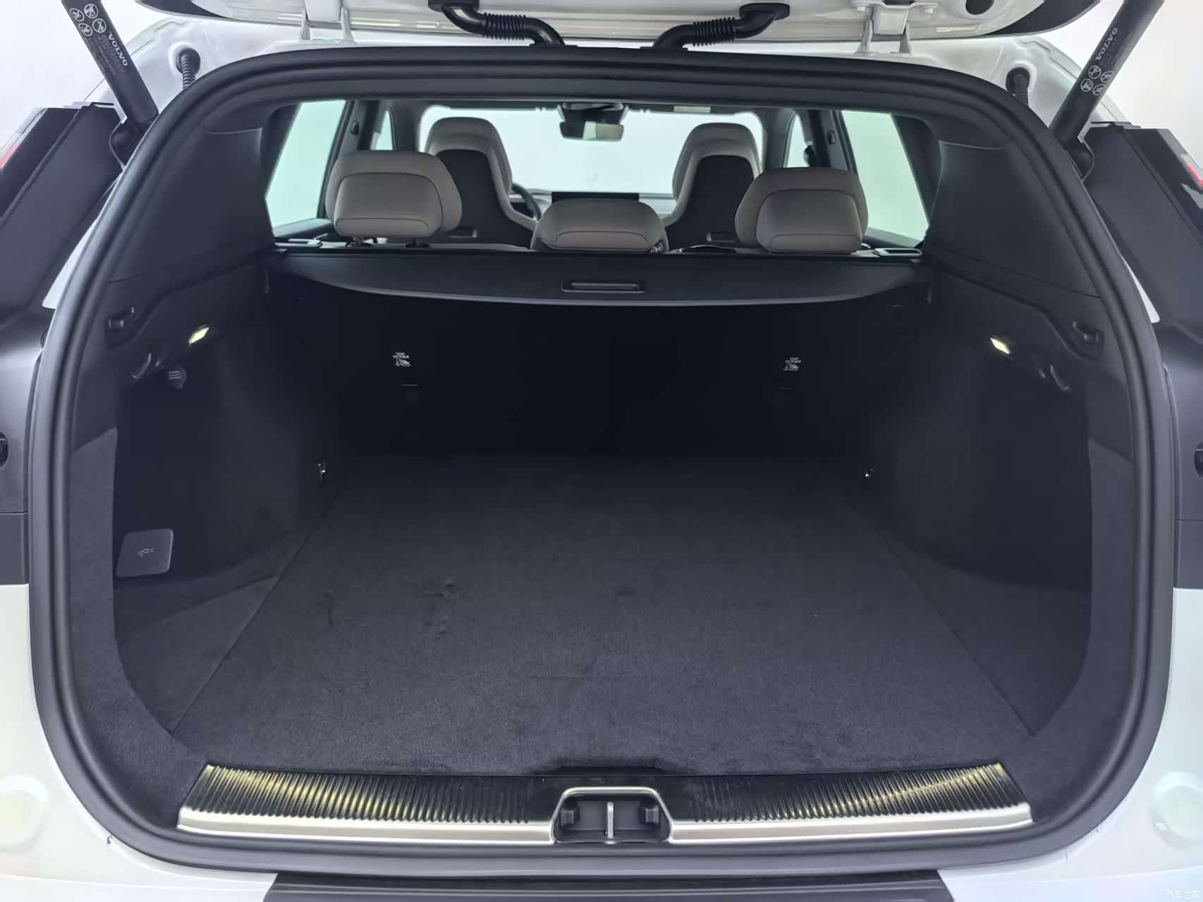 Volvo XC70, 2026 28
