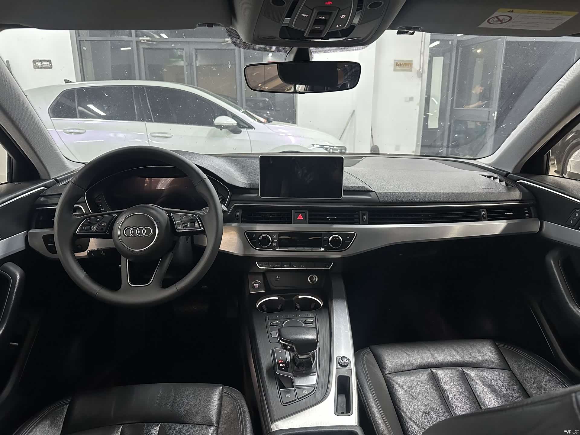 Audi A4L, 2019 9