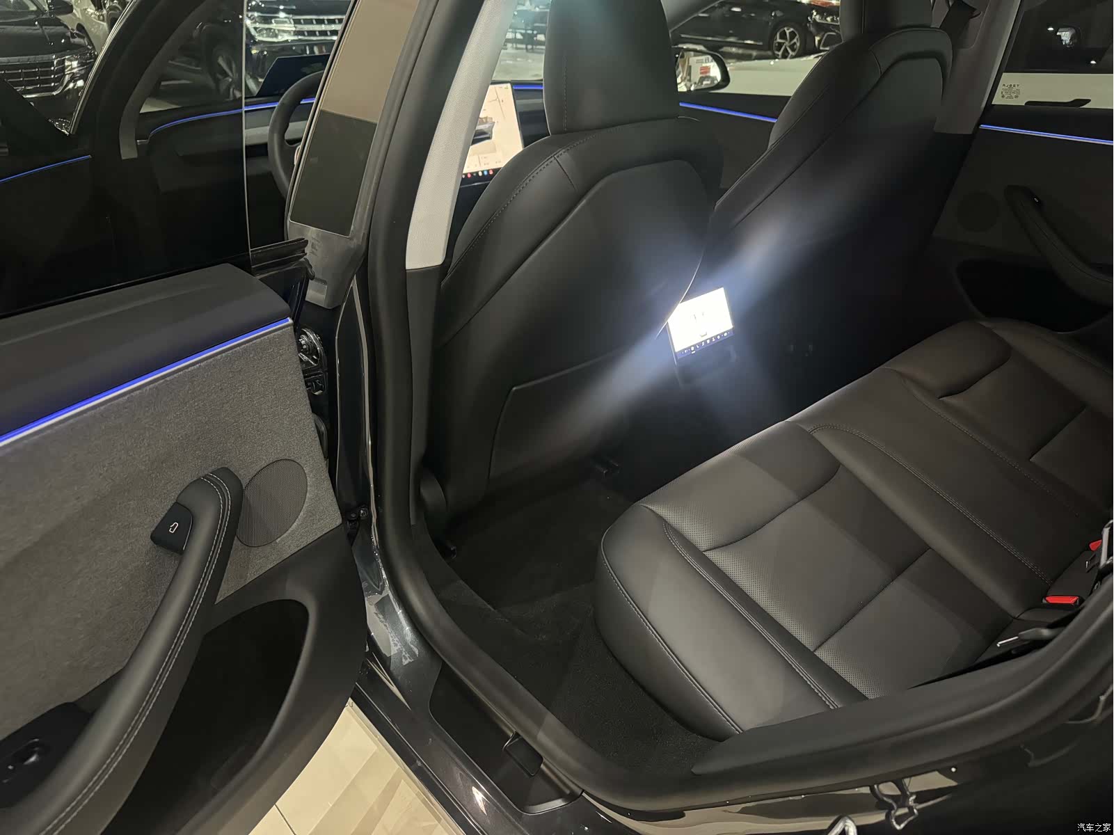 Tesla Model 3, 2024 13