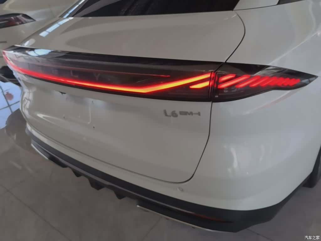 Geely Galaxy L6, 2025 8