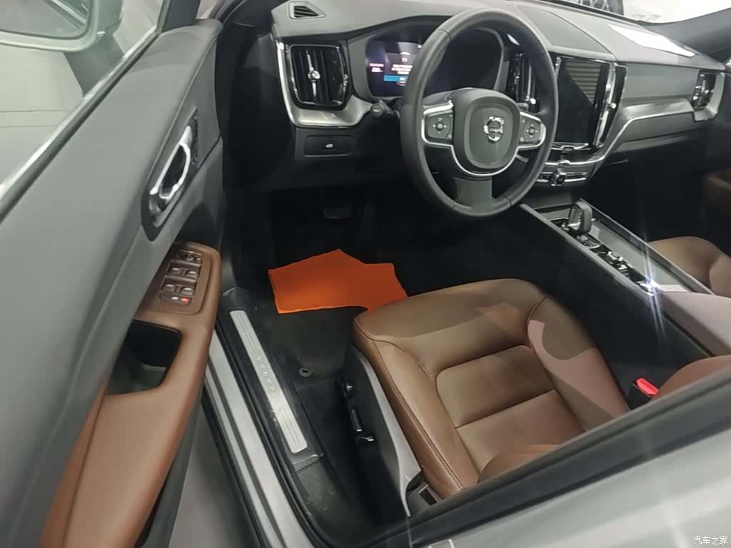 Volvo XC60, 2024 16