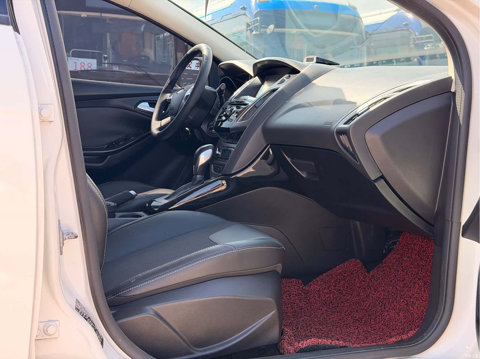 Ford Focus, 2015 8