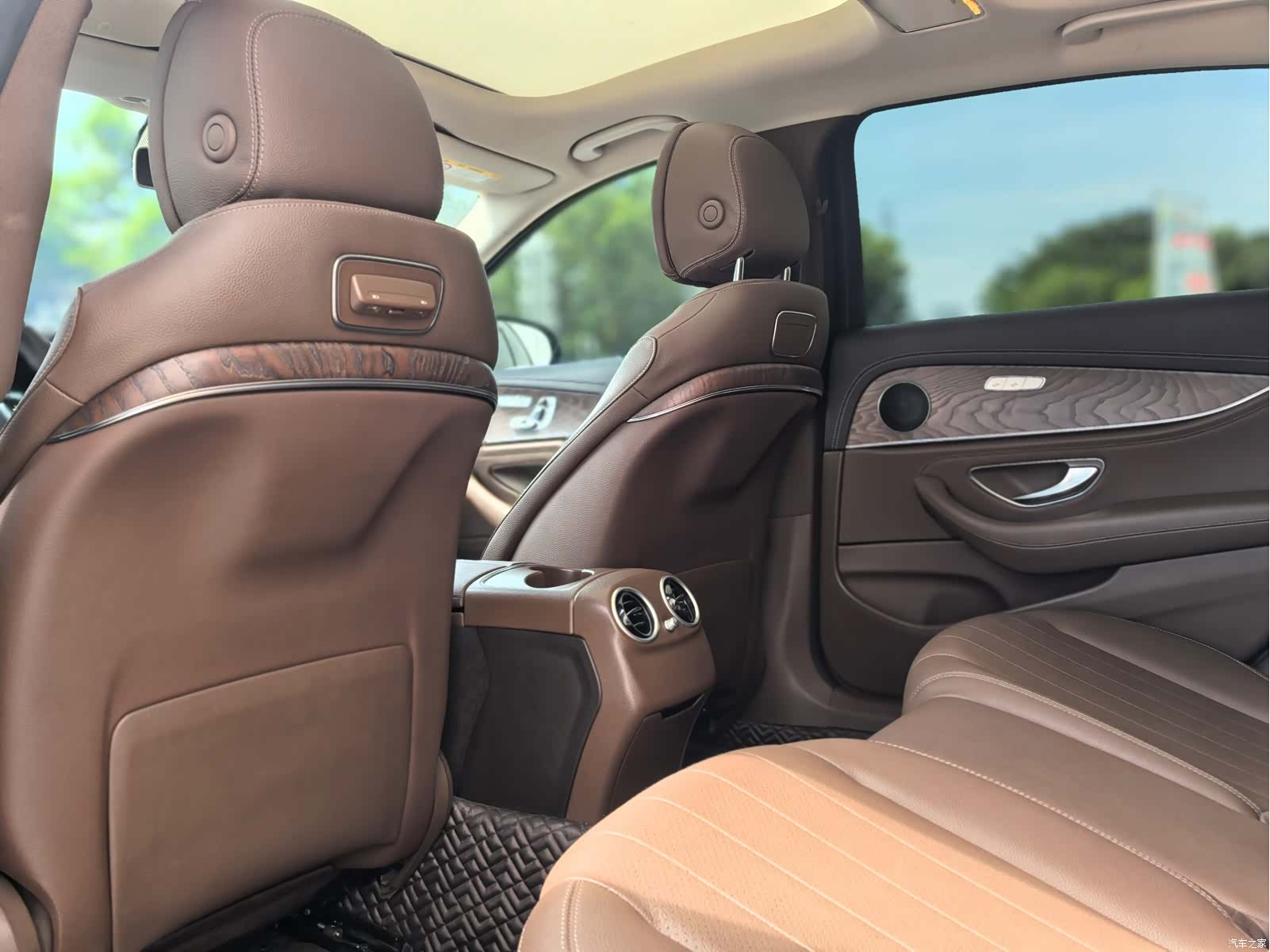 Mercedes-Benz E-Class, 2020 10