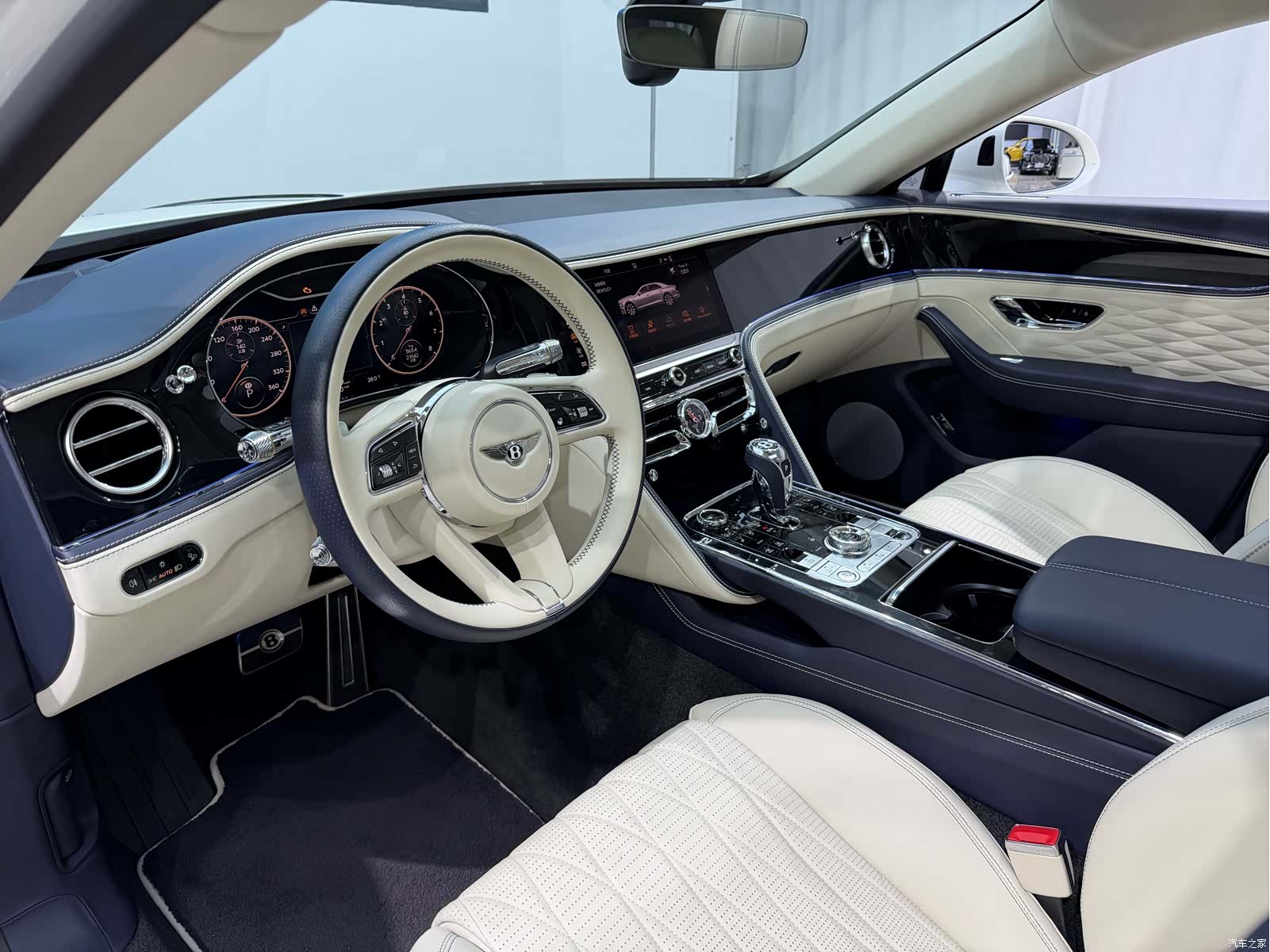 Bentley Flying Spur, 2023 все фото
