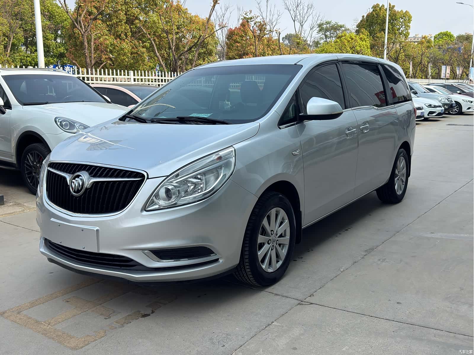 Buick GL8, 2018 1