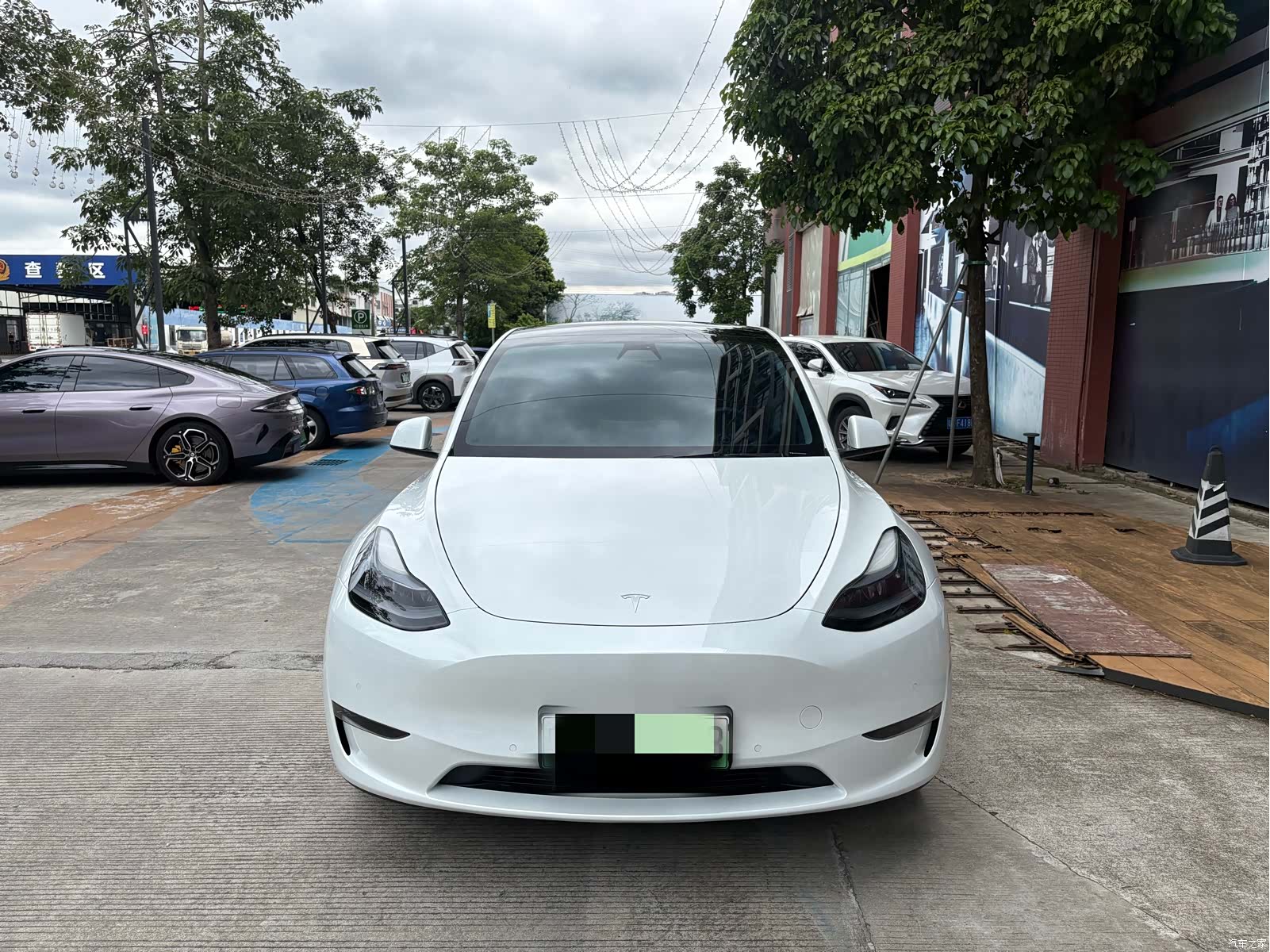 Tesla Model Y, 2023 3