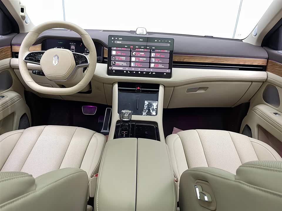 AITO Ask the world M7