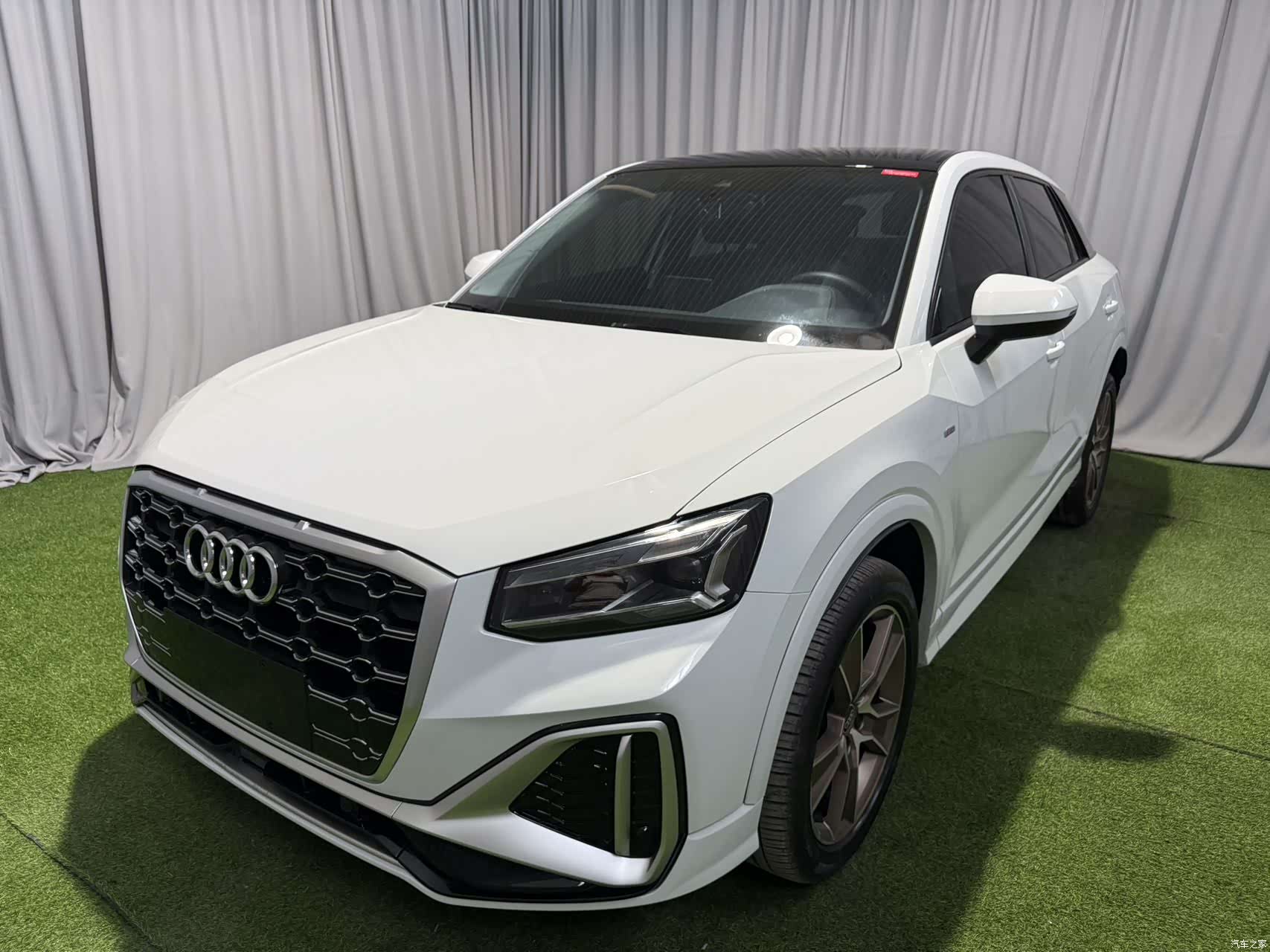 Audi Q2L, 2022 1
