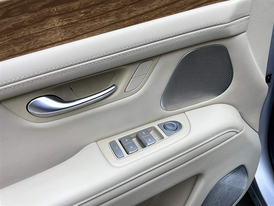 AITO Ask the world M7