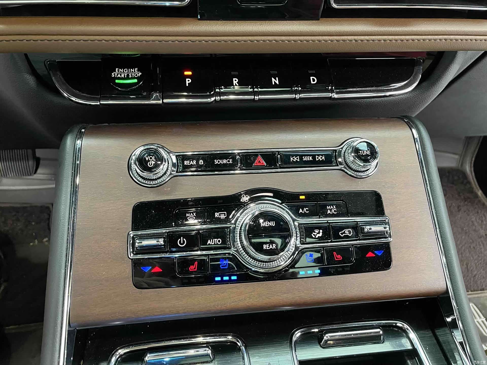 Lincoln Aviator, 2024 17