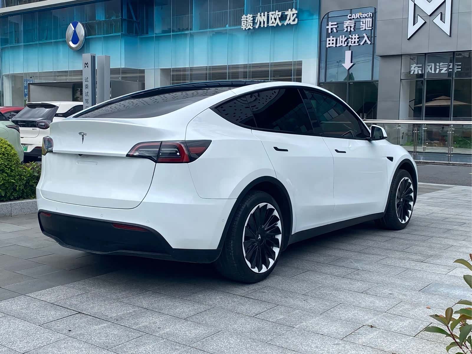 Tesla Model Y, 2023 6