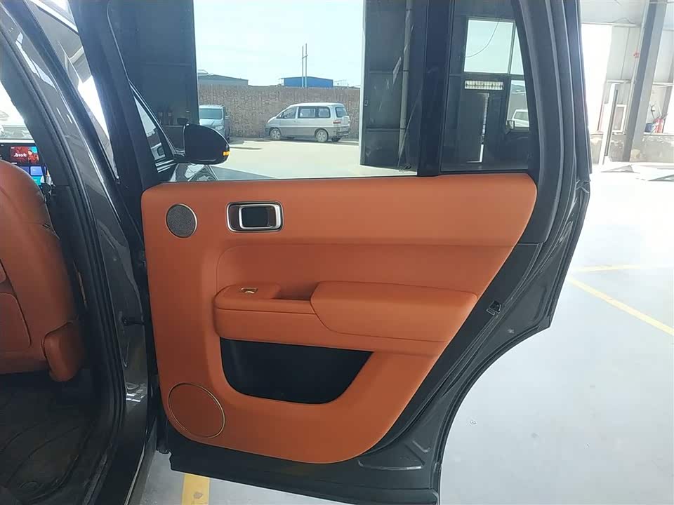 Li Auto Ideal L8