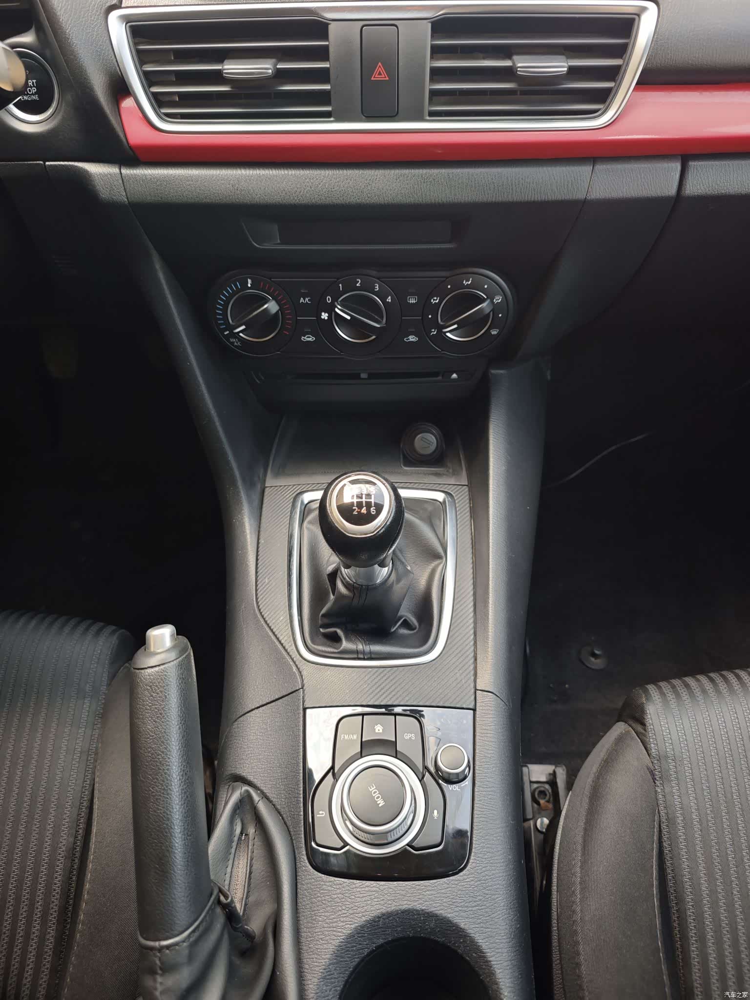 Mazda Mazda3, 2015 9
